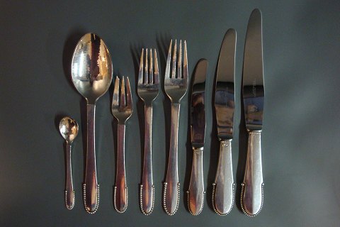Georg Jensen bestik, kuglemønstret. 
Flere forskellige dele på lager i øjeblikket. 
Flot stand

