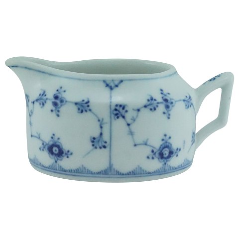 Royal Copenhagen, musselmalet riflet; Flødekande af porcelæn #435