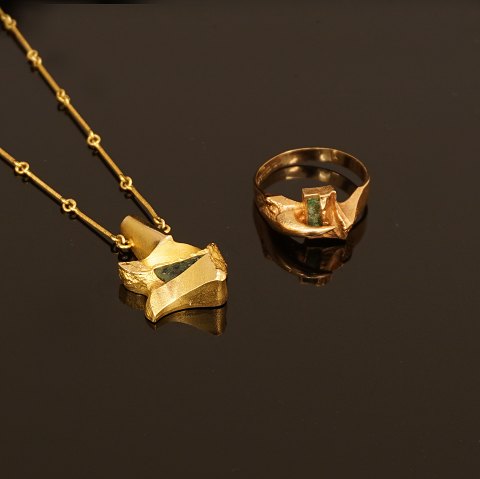 Lapponia: Necklace and ring, 14ct gold. Necklace 
L: 41cm. Ringsize: 61