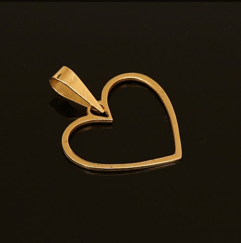 Bernhard Hertz, Copenhagen, Denmark: Heart shaped 
pendant. 14kt gold. Size: 2,4x2,3cm