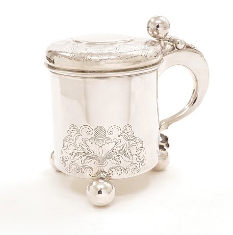 A large baroque silver mug. Jens Kjeldsen 
Sommerfeldt, Aalborg, Denmark, 1726-72. Used as 
wedding gift circa 1740. H: 19cm. W: 834gr