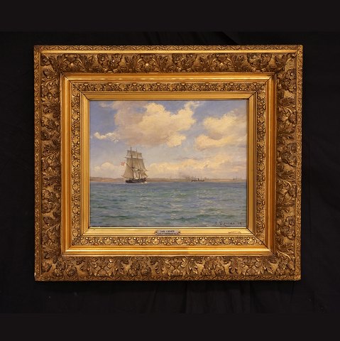 Carl Locher, 1851 Flensburg - 1915 Skagen, Öl auf 
Leinen. Marinenmotiv mit Kronborg im Hintergrund. 
Signiert und datiert 1889. Lichtmasse: 30x37cm. 
Mit Rahmen: 55x62cm