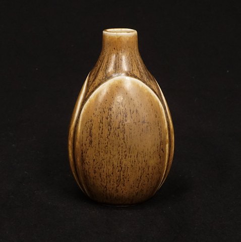 Eva Stæhr Nielsen for Saxbo: Tresidet vase. 
Signeret. H: 12,5cm