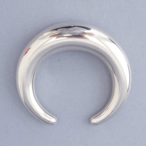 Bent Gabrielsen for Hans Hansen; kraftig armring i sterling sølv