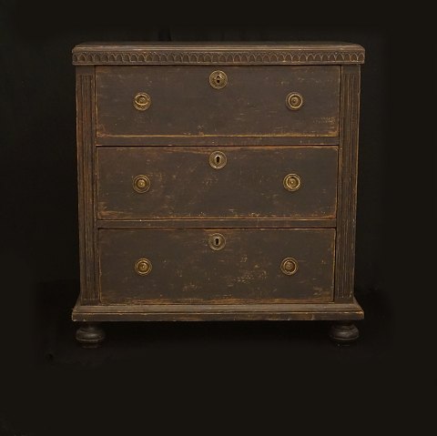 Black painted chest of drawers. Gustavian style. 
Sweden circa 1880. H: 87cm. Top: 79x44cm