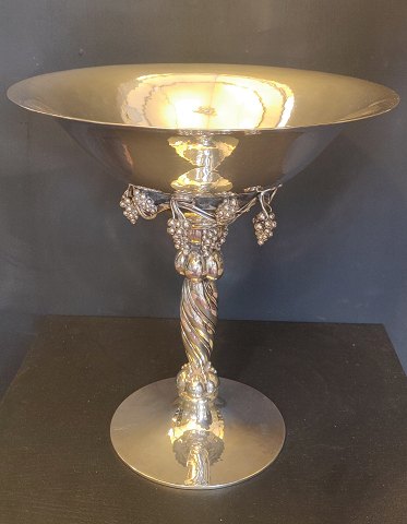 Georg Jensen Stor Drueopsats. 27cm høj. 1125g.