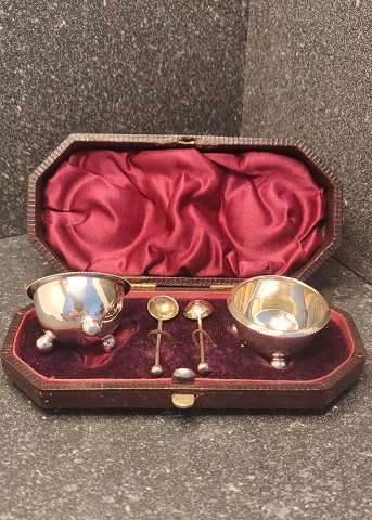 Fenton Brothers (Frank Brother & samuel Brother) 1884-1887 salt & peber sæt med 
skeer