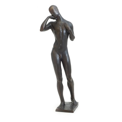 Johannes Bjerg Abessinier i bronze. Johannes C. 
Bjerg, 1886-1955, bronzeskulptur forestillende 
abessinier.  Signeret og dateret 1913. Erhvervet 
direkte fra kunstners familie. H: 48,5c