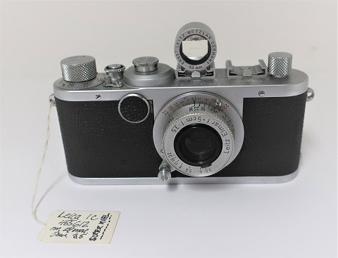 Leica kamera. Model 1C. No. 455612. Med objektiv Leitz Elmar f=5 cm 1:3,5.  
Meget velholdt.
