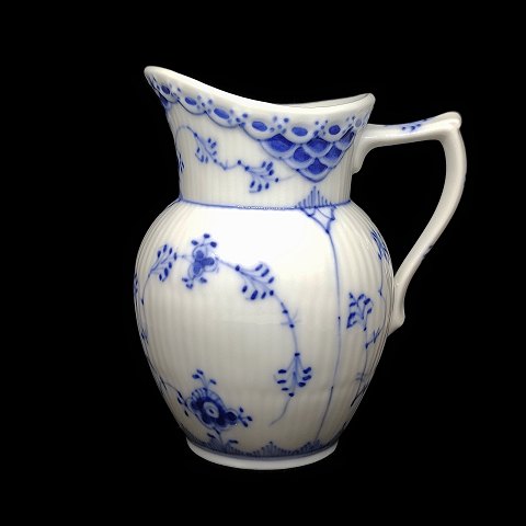 Royal Copenhagen, musselmalet halvblonde porcelæn; Flødekande #522