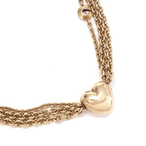 Lynggaard Copenhagen 14kt gold necklace with 14kt 
gold heart clasp. Necklace L: 40cm. W: 27,8gr