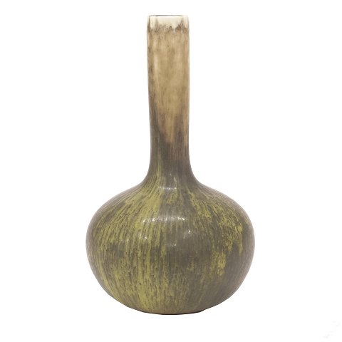 Axel Salto für Royal Copenhagen Steinzeug Vase mit 
solfatara Glasur. H: 23cm