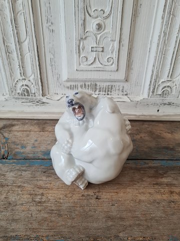 Royal Copenhagen Figure - Fighting polar bears no. 2317