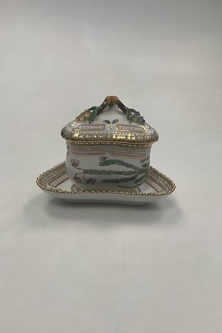 Royal Copenhagen Flora Danica tresidet cremekop No 259 eller No 3515