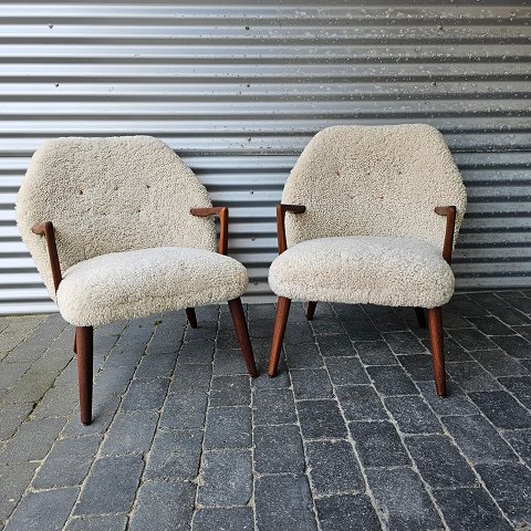 2 stk lænestole
teak og lammeskind
