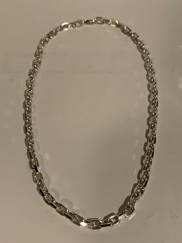 item no: 589745