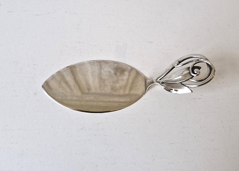 Silver cake spatula from 1933