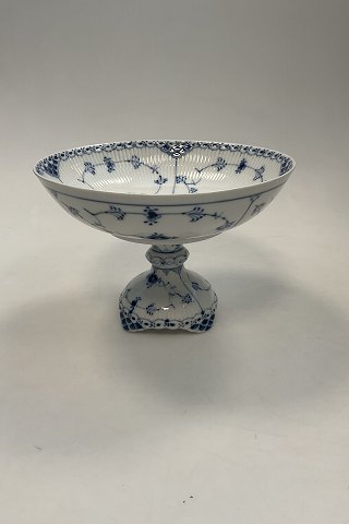 Royal Copenhagen Blue Fluted Halflace bowl on high511792    No.513