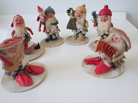 5 danske koglenisser. Sælges individuelt.