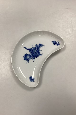Royal Copenhagen Blue Flower Braided Kidney-shaped Dish No. 8010