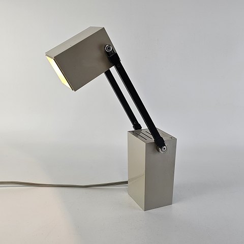 Bent Boysen
Lampetit Bordlampe
Louis Poulsen