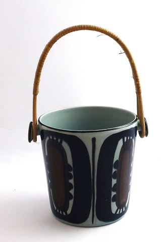 Aluminia. Tenera ice bucket. Inge-Lise Kofoed. Height 12 cm. Diameter 11 cm. (1 
quality)