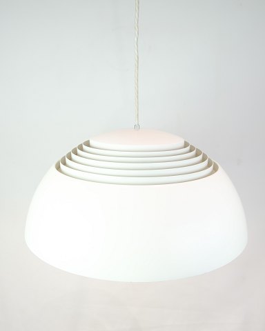 AJ Royal Pendel - Loftlampe - Aluminium & Stål - Hvid - Arne Jacobsen - Louis 
Poulsen - 1960erne
God Stand
