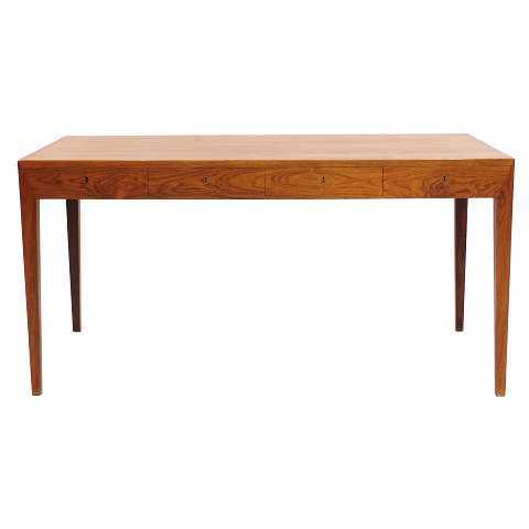Severin Hansen Schreibtisch, Palisanderfurniert. 
Hergestellt von Haslev  Möbeltischlerei. Guter 
Zustand. H: 72cm. Platte: 75x143cm