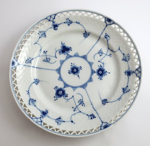 Bing & Grondahl. Blue painted. Lunch plate with lace border. Model 326.6. 
Diameter 21.5 cm. (1 quality).