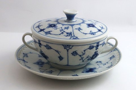 Bing & Grondahl. Blue painted. Bouillon cup with lace border. Model 481.6. 
Diameter of the cup 12 cm. (1 quality).