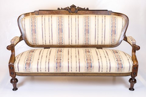 Antik 3. Personers Sofa - Klunkestil - Stribet Polstring - Nøddetræ - Drejede 
Ben - 1890erne
