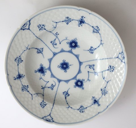 Bing & Grondahl. Blue painted. Deep dessert plate. Model 323. Diameter 21,5 cm. 
(1 quality).