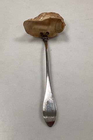 Ornamental Dekorations ske i sølv 1832 med Sneglehus