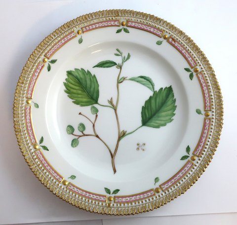 Royal Copenhagen Flora Danica. Dinner plate. Design # 3549. Diameter 25 cm. (1 
quality). Alnus incana Dc