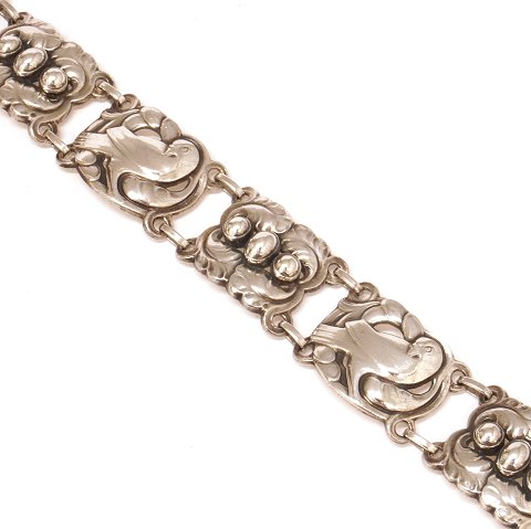 Early Georg Jensen silver bracelet #14 dating 
1933-44. Very nice condition. L: 19,5cm