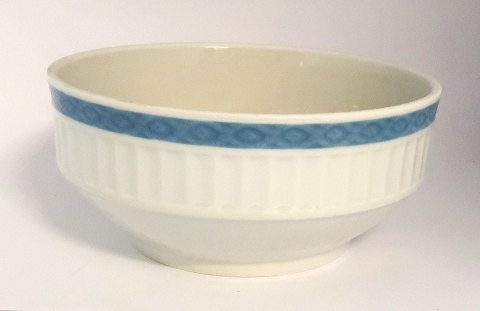 Royal Copenhagen. Blue Fan. Round bowl. Model 11567. Diameter 23.5 cm. Height 
10.5 cm. Nice well-maintained (3 quality)