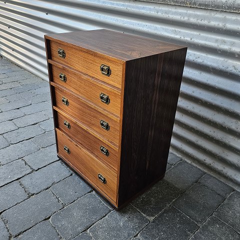 Kommoder, reoler og opbevaring