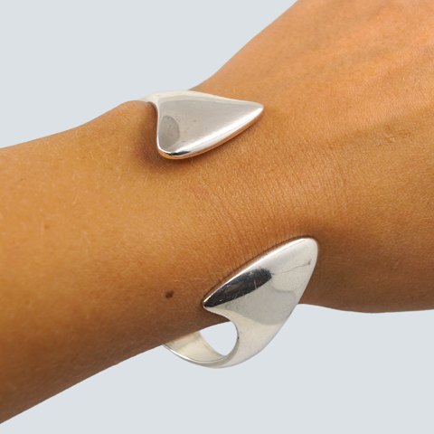 Bent Gabrielsen for Hans Hansen; A brangle of sterling silver, no. 213