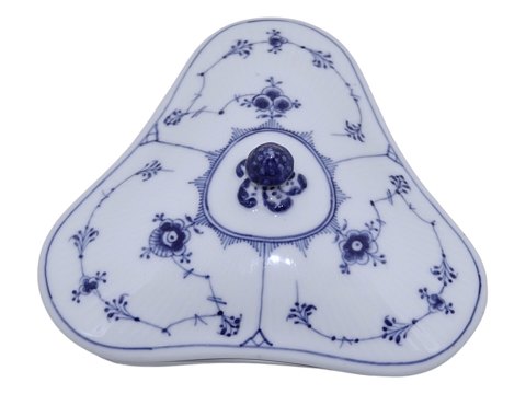 Musselmalet Riflet
Lille og sjælden trekantet skål med låg