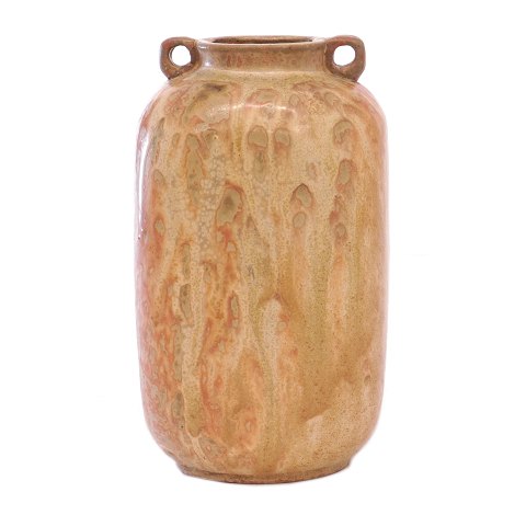 Arne Bang stentøjsvase med små ører model 121 med æggeskalslignende glasur. Signeret. H: 17cm