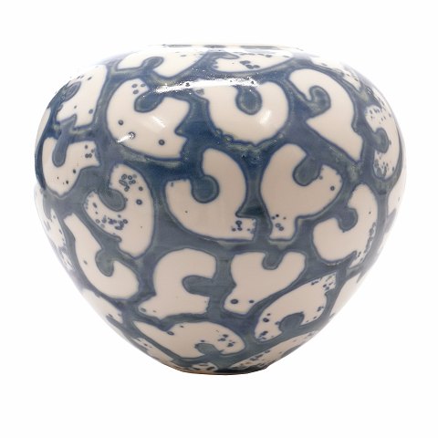 Per Weiss, 1953-2023, Steinzeug Vase. H: 21cm. D: 24cm