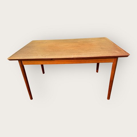 Danish modern / Dining tables