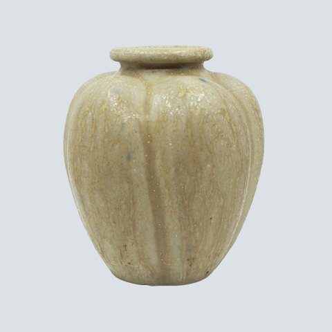 Arne Bang; Vase af stentøj med lys glasur, nr. 148