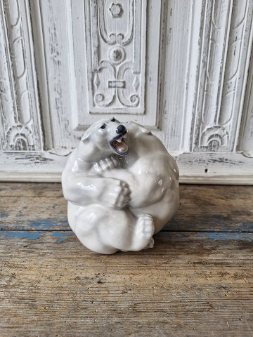 Royal Copenhagen Figure - Fighting polar bears No. 2317