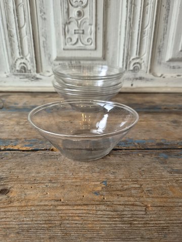 Mælkeskål i klart glas