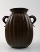 Just Andersen Art deco diskometal vase, nummer D133. 
