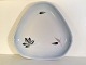 Bing & Grondahl
Falling Leaves
Dreieckige Schale
# 40
*50kr