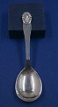 Dansk sølvbestik, serveringsske 18,5cm fra 1936 i 
let hammerslået sølv