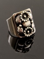 N E Fron 830 slv vintage ring
