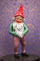 Gammel bemalet terrakotta julenisse med en fin patina.
Højde: 24 cm.